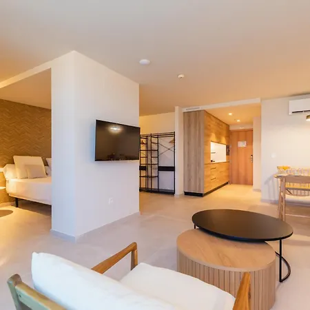 Apart Otel Playa Victoria - By Grupo Tribu Cadiz