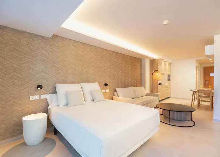 Playa Victoria - By Grupo Tribu