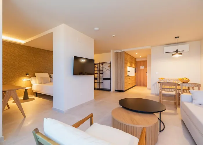 Apart Otel Playa Victoria - By Grupo Tribu Cadiz