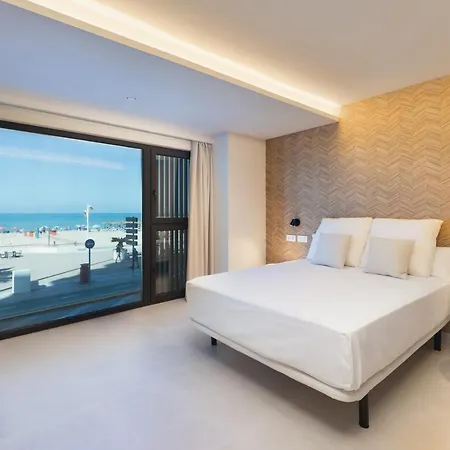 Playa Victoria - By Grupo Tribu 公寓式酒店 加的斯