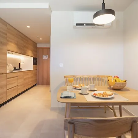 公寓式酒店 Playa Victoria - By Grupo Tribu 4*