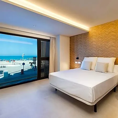 Playa Victoria - By Grupo Tribu 4* Cadiz